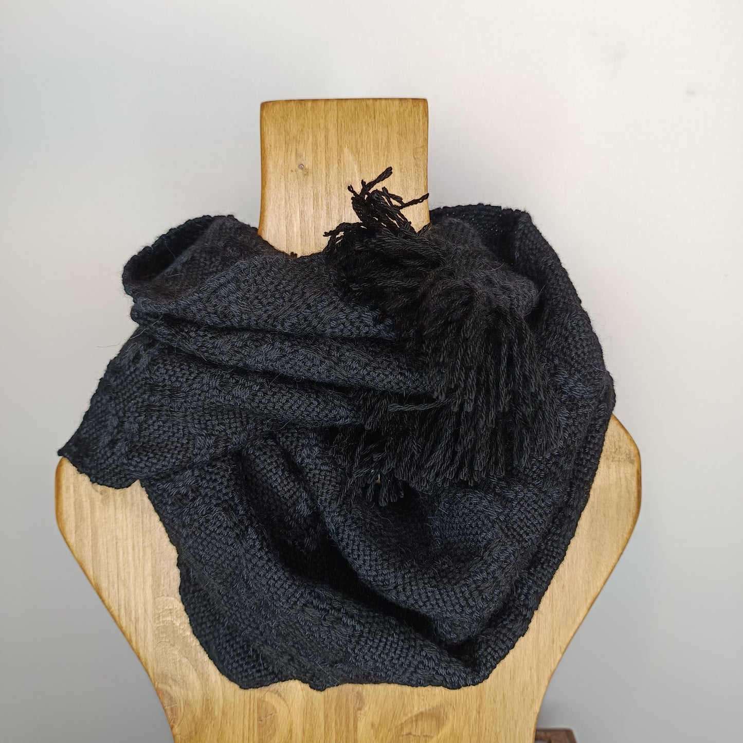 Col de laine noir – tissage artisanal mérinos et alpaga