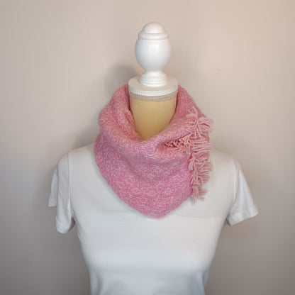 Col de laine rose en mérinos, alpaga et soie tissé à la main